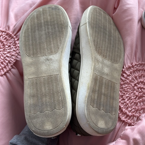 Steven Madden ECENTRCQ Slip ons // Green // Size 8.5 - Picture 8 of 8